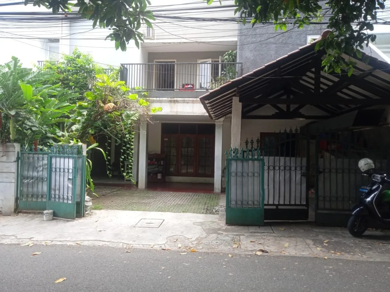 Rumah Dijual di Jl. Pinang Emas, 2 Lantai Luas dengan SHM